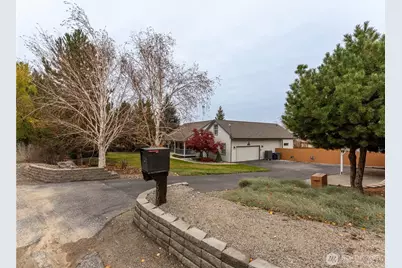 500 Austin Avenue, Wenatchee, WA 98801 - Photo 1