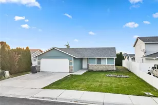 940 S Capstone Ave, Othello, WA 99344 - Photo 1