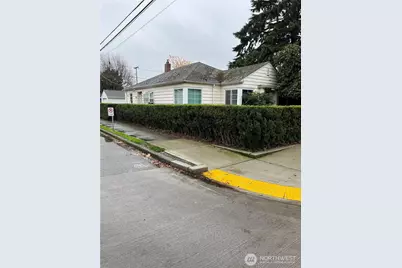 6900 S Flora Avenue, Seattle, WA 98108 - Photo 1