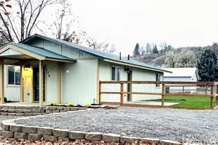 129 Cedar St N, Omak, WA 98841 - Photo 1