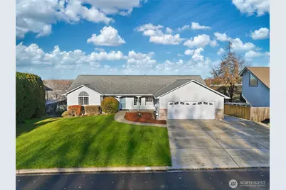 340 SE Highland Park Drive, College Place, WA 99324 - Photo 1