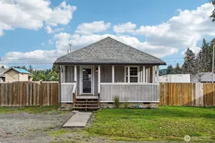 121 3rd St NW, Carbonado, WA 98323 - Photo 1