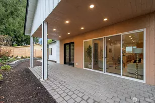 10811 24th Ave NE, Seattle, WA 98125 - Photo 1