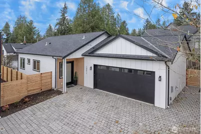 10811 24th Avenue NE, Seattle, WA 98125 - Photo 1