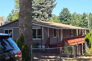 1349 S Highland Dr, Tacoma, WA 98465 - Photo 1