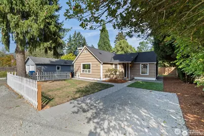 10340 39th Avenue NE, Seattle, WA 98125 - Photo 1