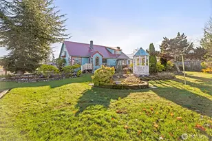 607 S H St, Port Angeles, WA 98363 - Photo 1