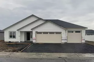 1154 8th Ave NE, Ephrata, WA 98823 - Photo 1