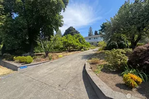 4428 92nd Ave NE, Yarrow Point, WA 98004 - Photo 1