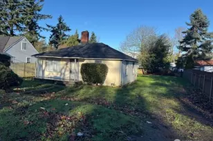 7464 S 118th Pl, Seattle, WA 98178 - Photo 1