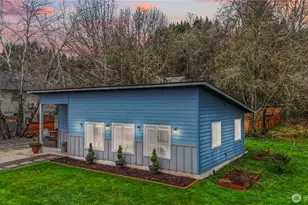 810 SE 1st St, Winlock, WA 98596 - Photo 1