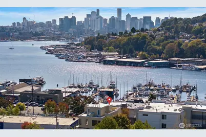 953 N 35th Street, Seattle, WA 98103 - Photo 1