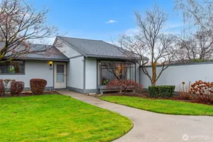 1310 Castlerock Ave, Wenatchee, WA 98801 - Photo 1