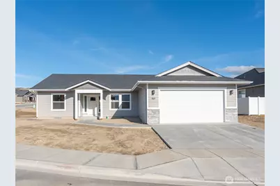 861 N Newport Loop, East Wenatchee, WA 98802 - Photo 1