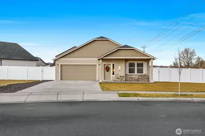 502 N Montana Street, Moses Lake, WA 98837 - Photo 1