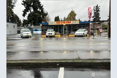 513 East Main St, Puyallup, WA 98372 - Photo 1