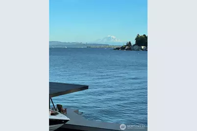 15044 Beach Drive NE, Lake Forest Park, WA 98155 - Photo 1