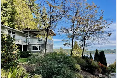6688 Latyson Lane NE, Bainbridge Island, WA 98110 - Photo 1