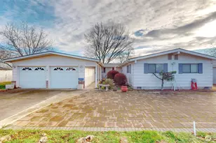 822 SE 12th St, College Place, WA 99324 - Photo 1