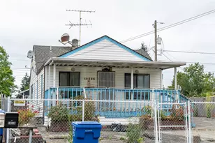 10505 N Park Ave N, Seattle, WA 98133 - Photo 1