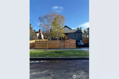 3434 33rd Avenue W, Seattle, WA 98199 - Photo 1