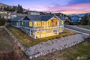 327 23rd St NE, East Wenatchee, WA 98802 - Photo 1
