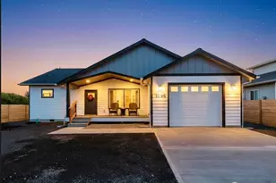 1046 Ocean Shores Blvd, Ocean Shores, WA 98569 - Photo 1