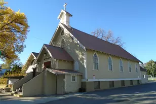 300 S Division St, Cashmere, WA 98815 - Photo 1