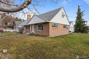 1162 D St SW, Ephrata, WA 98823 - Photo 1