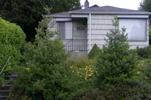 3522 Ashworth Ave N, Seattle, WA 98103 - Photo 1