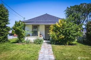 1612 7th St, Anacortes, WA 98221 - Photo 1