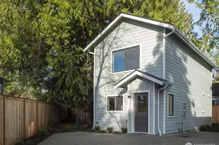 11043 B 19th Ave NE, Seattle, WA 98125 - Photo 1