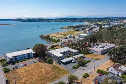 1199 SE 9th Avenue #206, Oak Harbor, WA 98277 - Photo 1