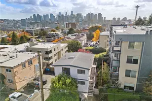 561 Lee St, Seattle, WA 98109 - Photo 1