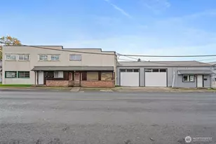 733 NW State St, Chehalis, WA 98532 - Photo 1