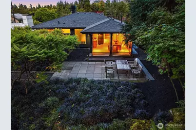 1207 26th Avenue E, Seattle, WA 98112 - Photo 1
