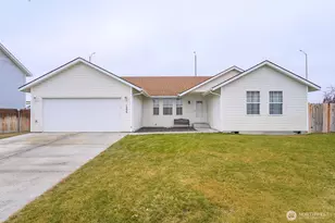 1335 Yost Cir NE, Moses Lake, WA 98837 - Photo 1