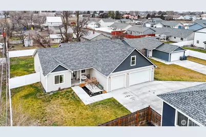 1512 S Madison Street, Moses Lake, WA 98837 - Photo 1