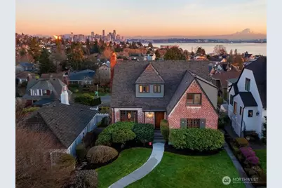 2228 Eastmont Way W, Seattle, WA 98199 - Photo 1
