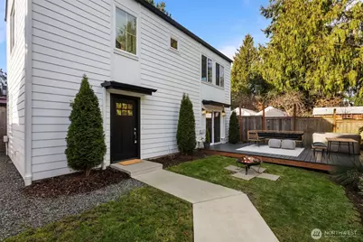 712 NW 95th Street, Seattle, WA 98117 - Photo 1