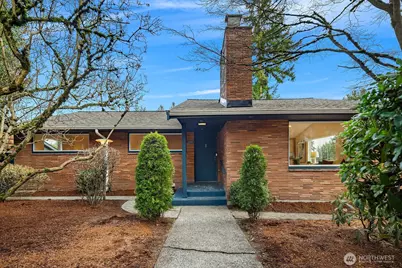 9802 15th Avenue NE, Seattle, WA 98115 - Photo 1