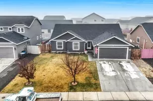 527 S Bayside St, Moses Lake, WA 98837 - Photo 1