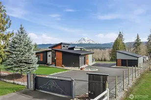 12516 Kapowsin Highlands Dr E, Graham, WA 98338 - Photo 1