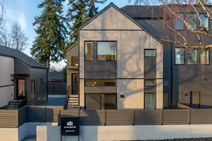 3203 28th Ave W, Seattle, WA 98199 - Photo 1