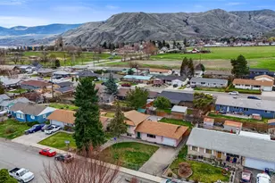 723 Lynn St, Wenatchee, WA 98801 - Photo 1