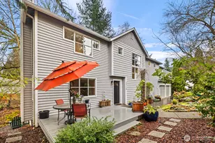 2710 NE 105th St, Seattle, WA 98125 - Photo 1