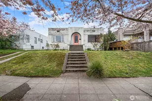 1142 N 77th St, Seattle, WA 98103 - Photo 1