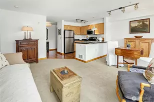 827 Hiawatha Pl S, Seattle, WA 98144 - Photo 1