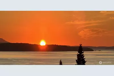 1133 Emerald Hills Drive, Edmonds, WA 98020 - Photo 1