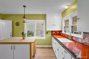 1743 NE 130th Pl, Seattle, WA 98125 - Photo 9